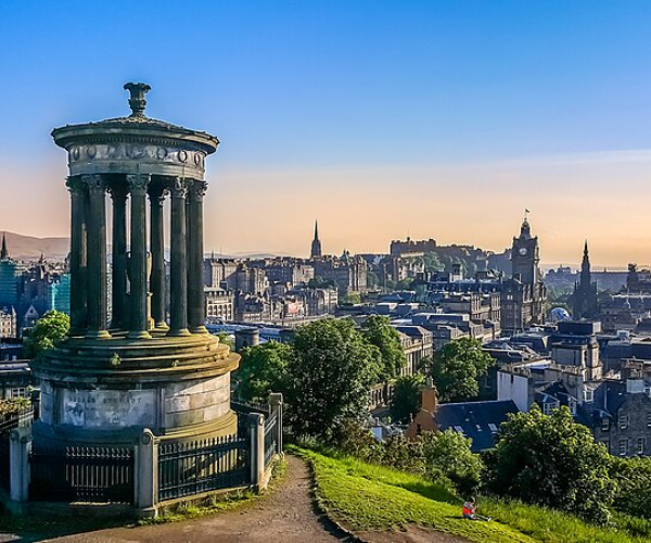 Flights from Edinburgh to Amsterdam 